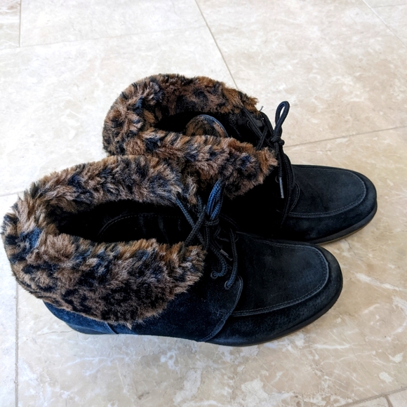 La Canadienne suede boots 9.5 - Picture 2 of 13